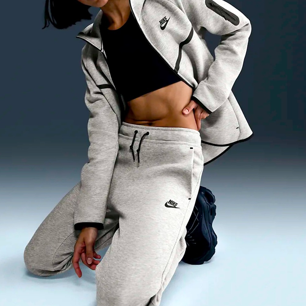 Nike Women’s Tech Fleece Pants Joggers XS Grey Gray Athletic Trackpants Sweats